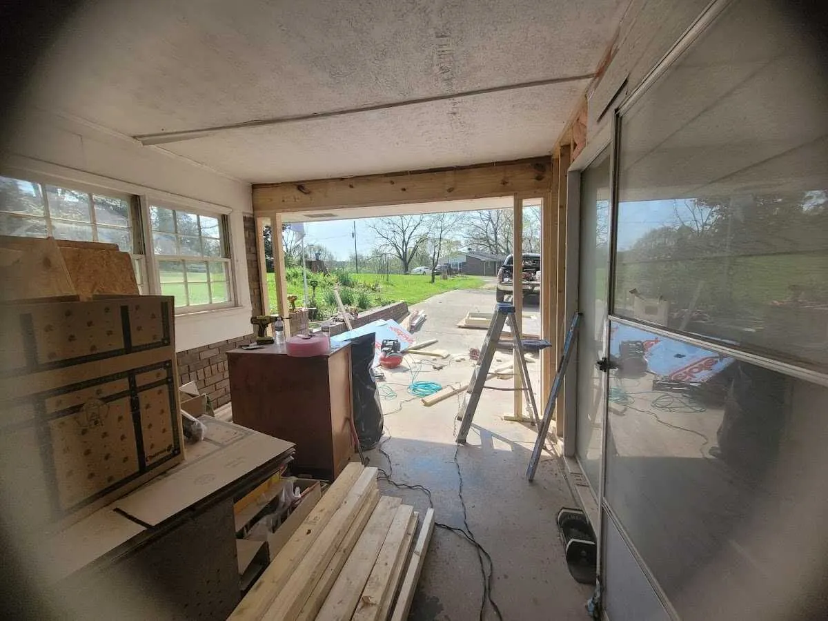 Air movers and dehumidifier for Water Mitigation Services in Land O' Lakes